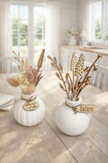 Vase mit Holzblumen